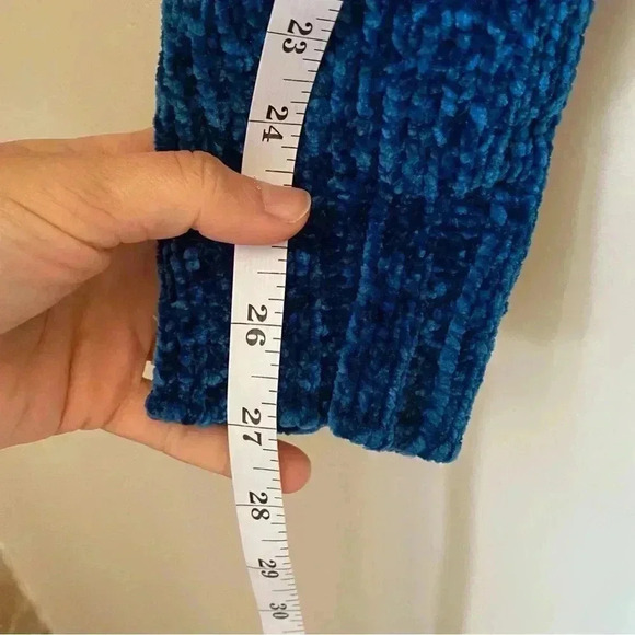 DKNY Chenille Sweater, XS (Fits Like S), Blue & Black, Cozy Christmas - Picture 11 of 12